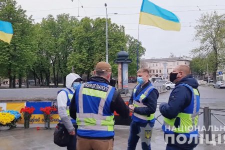 Куликово поле и Соборная площадь – под охраной полицейских (фото, видео)