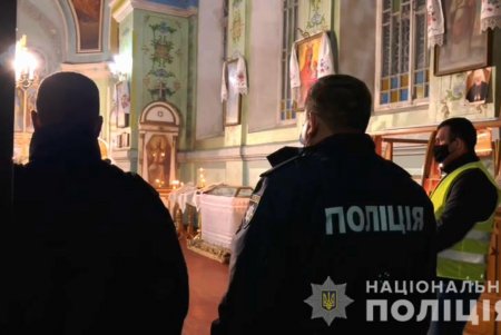 Грубых нарушений правопорядка и карантинных норм в Пасхальную ночь не зафиксировано (фото, видео)