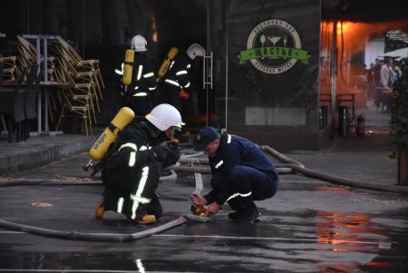 Эвакуированных во время пожара на Ланжероновской постояльцев отеля городские власти расселили в другие гостиницы 