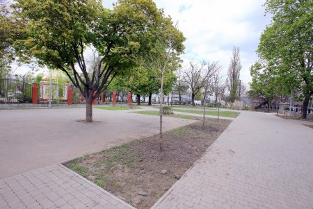 Алексеевский сквер: излюбленный уголок одесской Молдаванки (фоторепортаж) 