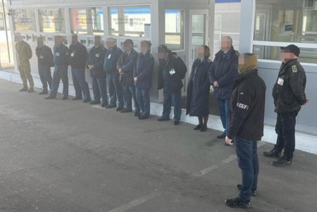 Одесский таможенник, наладивший схему получения взяток, задержан в момент передачи денег (фото)