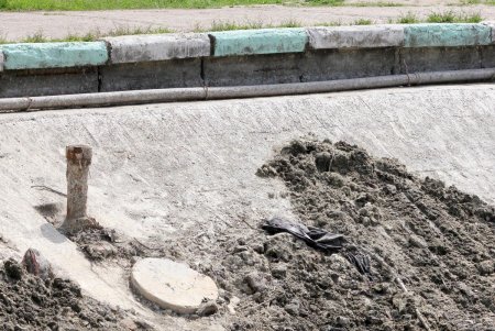 В Дюковском парке чистят малый пруд (фоторепортаж)