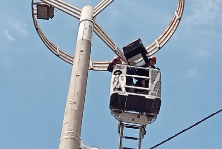 В Малиновском районе заменили электроопоры, а на Куликовом поле отремонтировали более 10 прожекторов (фото)