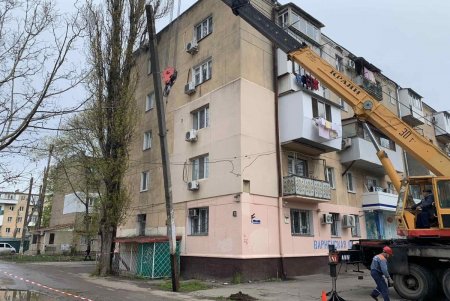 В Малиновском районе заменили электроопоры, а на Куликовом поле отремонтировали более 10 прожекторов (фото)