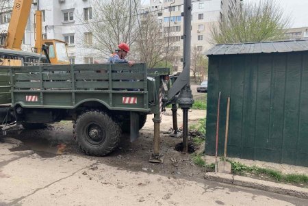 В Малиновском районе заменили электроопоры, а на Куликовом поле отремонтировали более 10 прожекторов (фото)