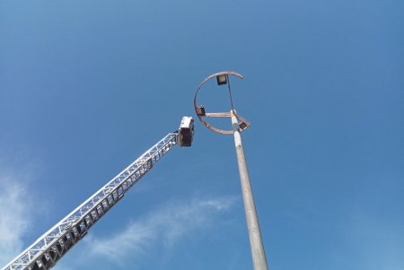 В Малиновском районе заменили электроопоры, а на Куликовом поле отремонтировали более 10 прожекторов (фото)