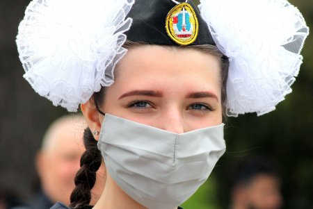 Старшеклассники одесских школ возобновили несение Вахты Памяти на Аллее Славы (фоторепортаж)