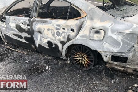 На трассе Одесса-Рени Lexus врезался в отбойник и загорелся: пассажира госпитализировали (обновлено)