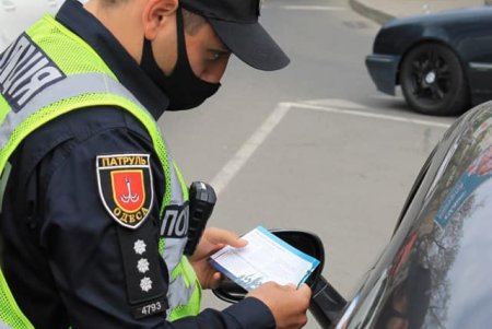 На одесских дорогах водителям напомнили об обязательном использовании ремней безопасности (фото)