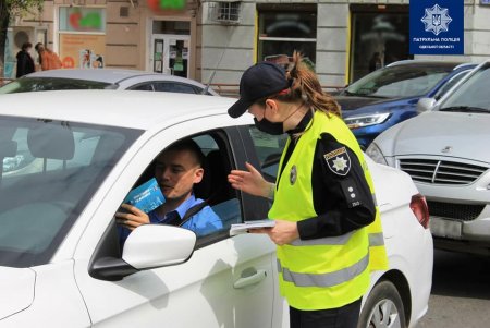 На одесских дорогах водителям напомнили об обязательном использовании ремней безопасности (фото)