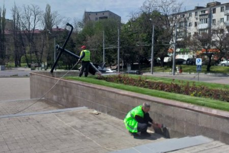 К 9 Мая в городе приводят в порядок памятники в честь Победы и героям войны (фото)
