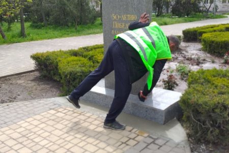 К 9 Мая в городе приводят в порядок памятники в честь Победы и героям войны (фото)