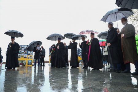День памяти и примирения отмечают в Одессе (фоторепортаж)