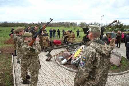 Останки 15 погибших в годы Второй мировой войны воинов перезахоронили на Мемориале 412-й батареи (фото)
