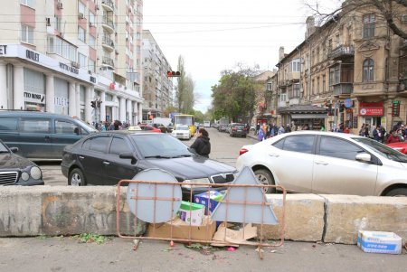 На Екатерининской перекрыли движение транспорта (фоторепортаж)