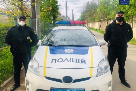 Счет на минуты: одесские патрульные доставили в больницу четырехлетнего ребенка с травмой головы 