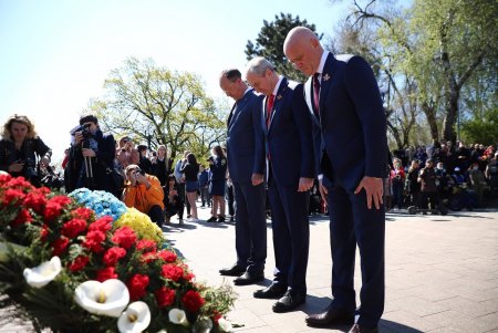 Одесситы празднуют 76-ю годовщину Дня Победы (фоторепортаж)