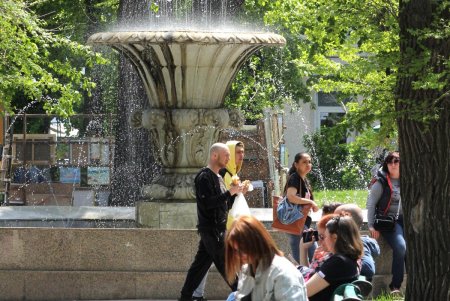 Выходные майские дни в центре Одессы (фоторепортаж)