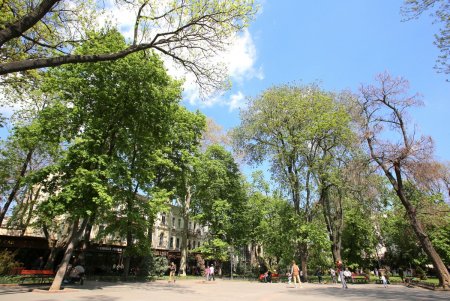 Выходные майские дни в центре Одессы (фоторепортаж)