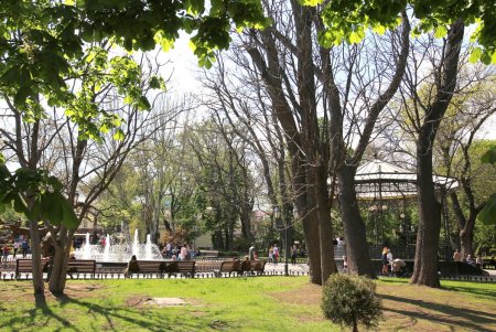 Выходные майские дни в центре Одессы (фоторепортаж)