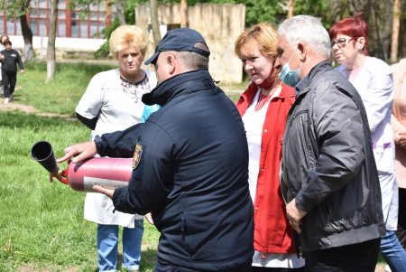 В детском санатории спасатели познакомили маленьких одесситов с правилами безопасности (фото)