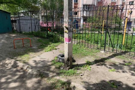 Коммунальщики заменили опоры наружного освещения в Малиновском районе (фото)