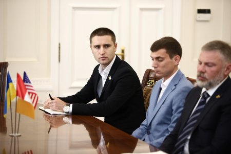 В мэрии обсудили вопросы развития «Черноморца» с инвесторами спорткомплекса (фото, видео)