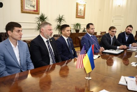 В мэрии обсудили вопросы развития «Черноморца» с инвесторами спорткомплекса (фото, видео)