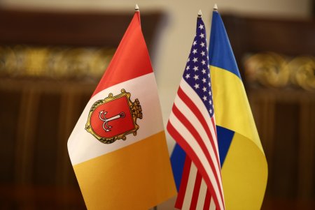 В мэрии обсудили вопросы развития «Черноморца» с инвесторами спорткомплекса (фото, видео)