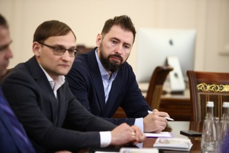 В мэрии обсудили вопросы развития «Черноморца» с инвесторами спорткомплекса (фото, видео)