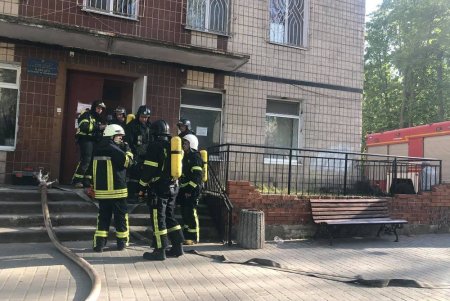 В больнице на Малиновского произошел пожар: 36 человек эвакуировали (фото)