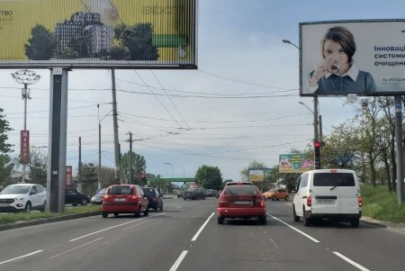 На пересечении проспектов Небесной Сотни и Глушко изменилась схема движения (фото)