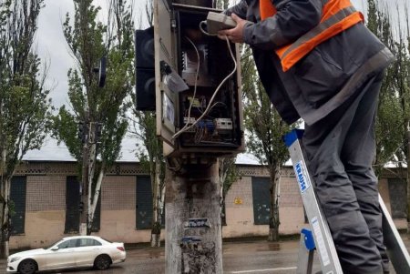 На оживленном перекрестке Лузановки отремонтировали светофор (фото)