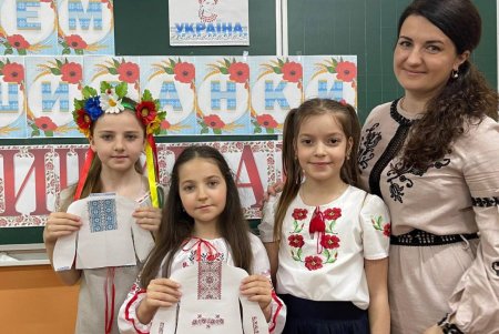 Одесситы отмечают Всемирный день вышиванки (фото)