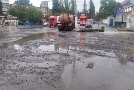 Длительный дождь стал причиной незначительных подтоплений в городе, но проезжаемость по улицам – хорошая (фото)  