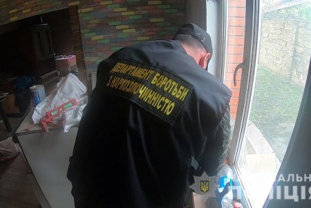 Одессит на своем участке вырастил сотню кустов конопли (фото, видео)
