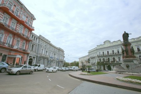 В выходные и праздничные дни улицы в историческом центре города станут пешеходной зоной (фоторепортаж) 