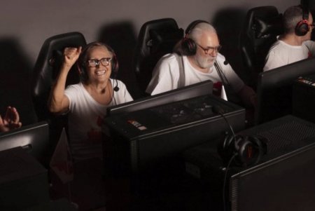 Одесские пенсионеры установили рекорд в игре Counter-Strike (фото)