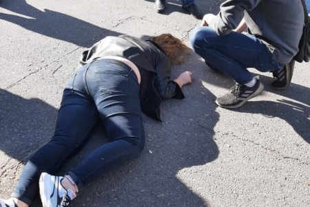 Женщина и подросток госпитализированы в результате падения с электросамокатов на Думской площади и Трассе здоровья (фото)