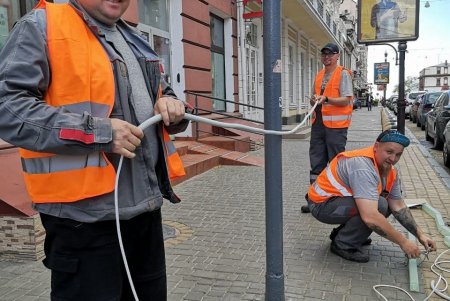 Пешеходные переходы на перекрестках Екатерининской и Ланжероновской оборудуют LED-подсветкой (фото)