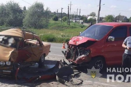Смертельное ДТП на трассе Одесса-Южный: погибла 28-летняя женщина, двое детей и 60-летняя пассажирка травмированы (фото) 