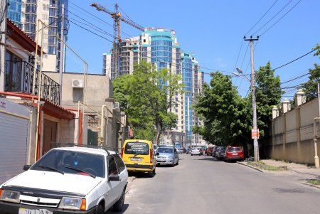16-я станция Большого Фонтана: частные дома, новые высотки и близость к одесскому побережью (фоторепортаж) 