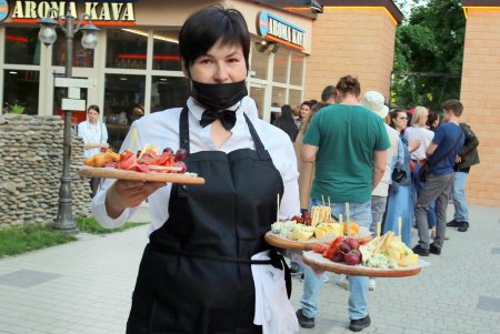 Культурная жизнь в Одессе: открытие Летнего театра (фоторепортаж)