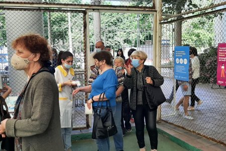 На стадионе на Фонтанской дороге открыли первый в городе центр массовой вакцинации (фото)