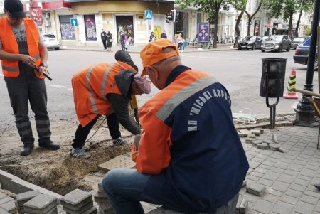 В двух районах города демонтированы незаконно установленные юнипаркеры (фото)