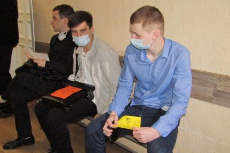 В рамках Всемирного дня без табака одесские курильщики получили возможность обменять сигарету на конфету (фото)
