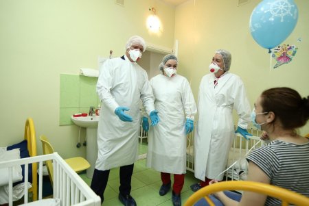 Мэр Одессы поздравил с Международным днем защиты детей юных пациентов городской больницы