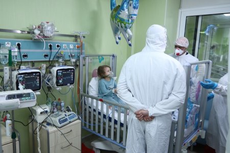 Мэр Одессы поздравил с Международным днем защиты детей юных пациентов городской больницы