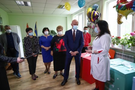 Мэр Одессы поздравил с Международным днем защиты детей юных пациентов городской больницы
