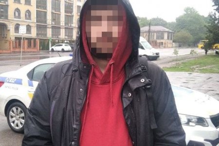 В Киевском и Приморском районах полицейские выявили двоих нарколюбителей (фото)